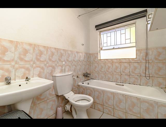 2 BEDROOM HOUSE FOR SALE IN CRESSLAWN